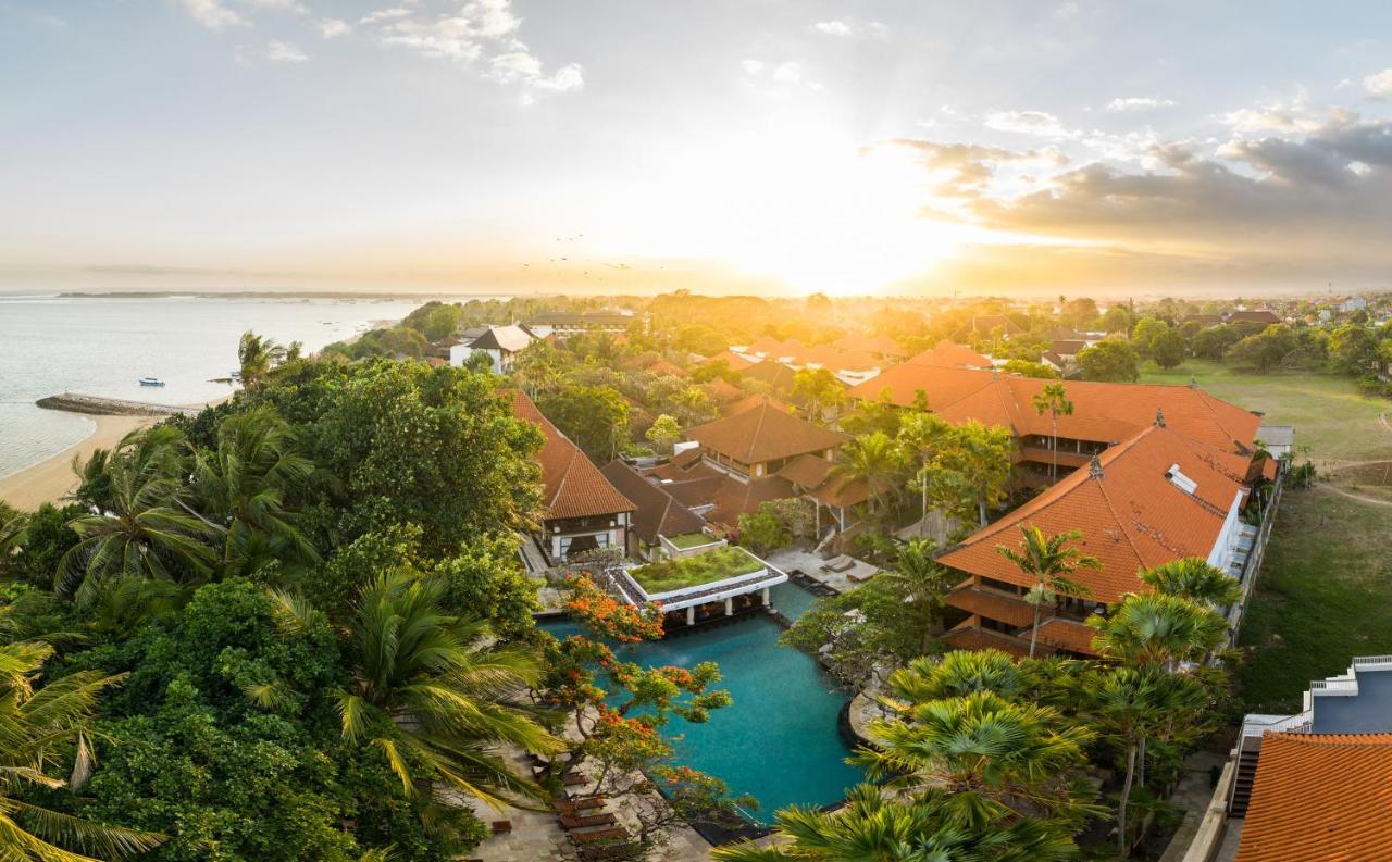 Puri Santrian Beach Resort And Spa Sanur Exterior foto