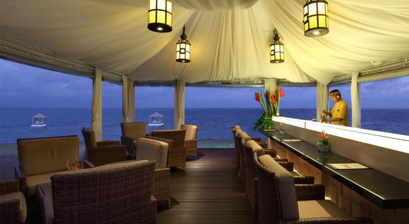 Puri Santrian Beach Resort And Spa Sanur Exterior foto