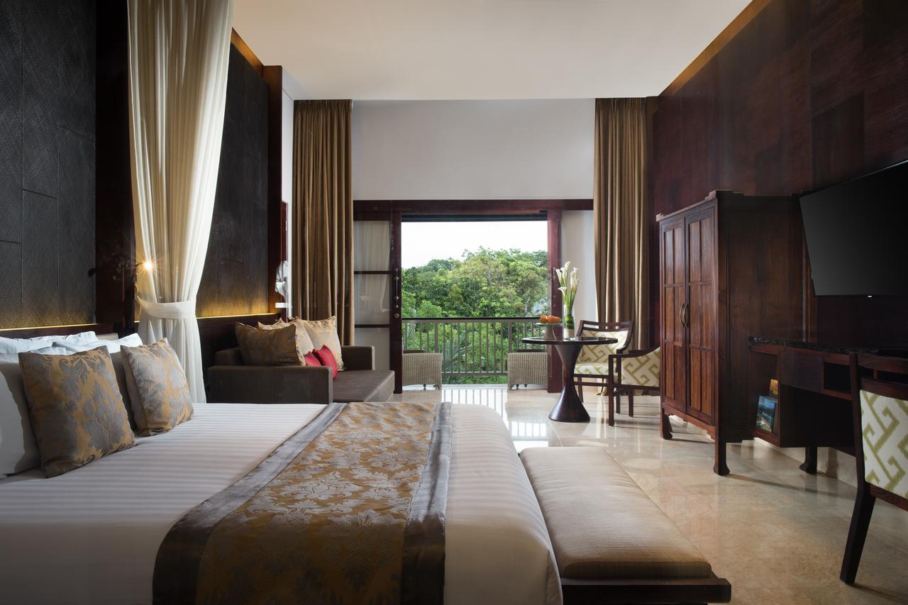 Puri Santrian Beach Resort And Spa Sanur Exterior foto