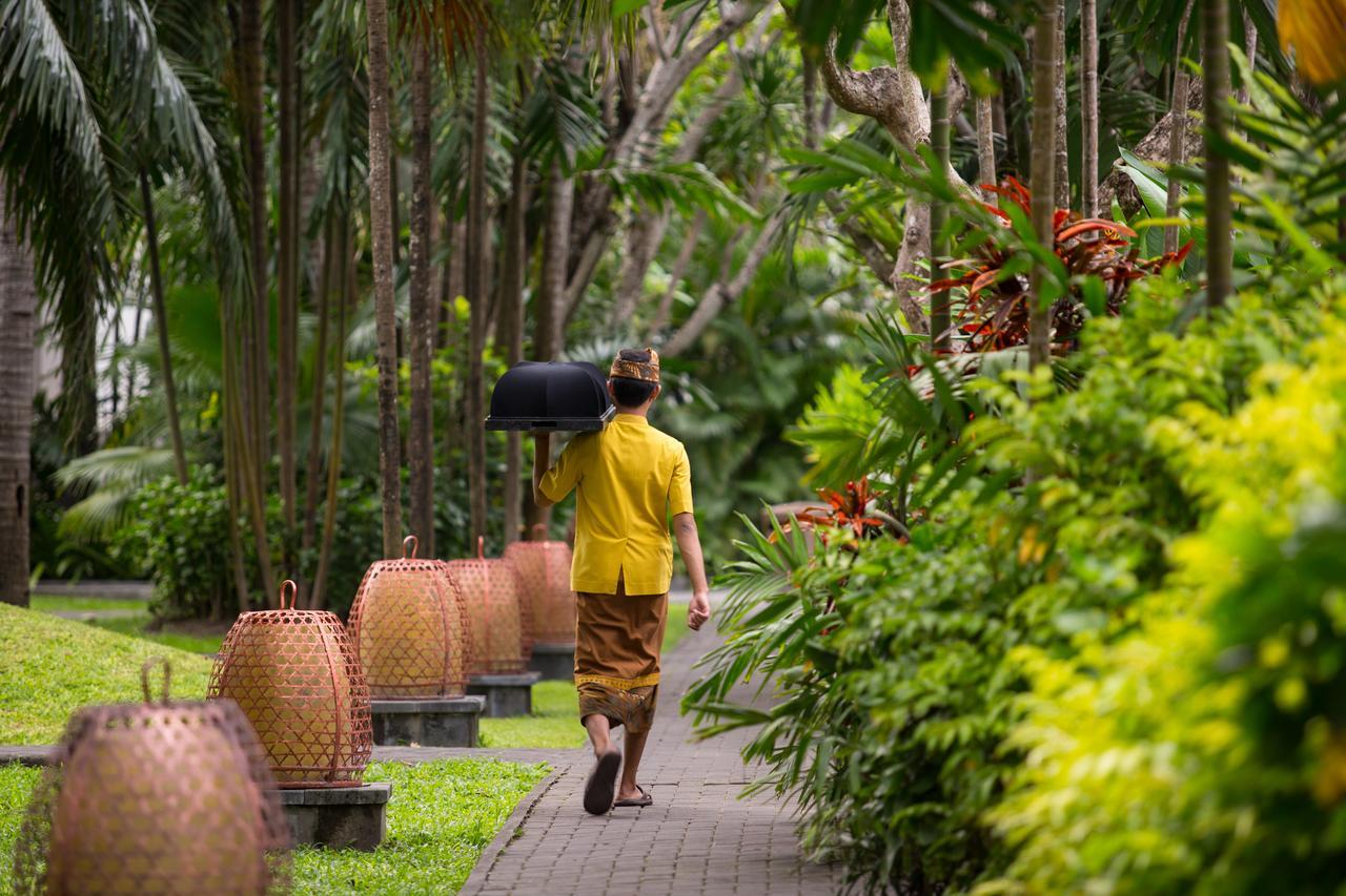 Puri Santrian Beach Resort And Spa Sanur Exterior foto